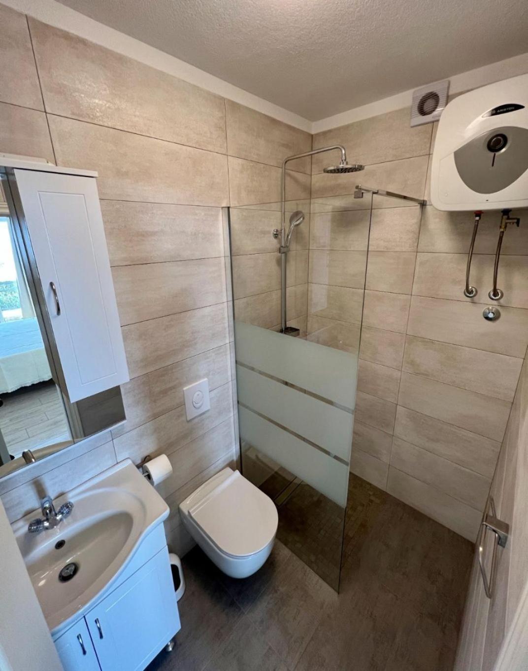Apartments Via - 250 M From Sea Brela Exterior photo